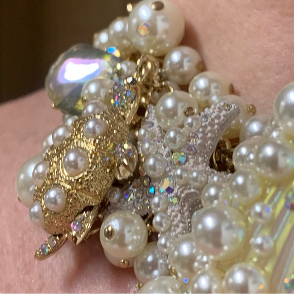 BETSEY JOHNSON Pearl Shell STATEMENT NECKLACE! AB Crystals Turtle Mermaid Gold - Picture 6 of 11